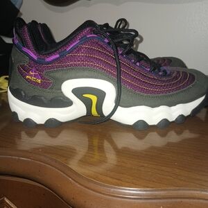 Nike ACG Sneakers in Purple and Black